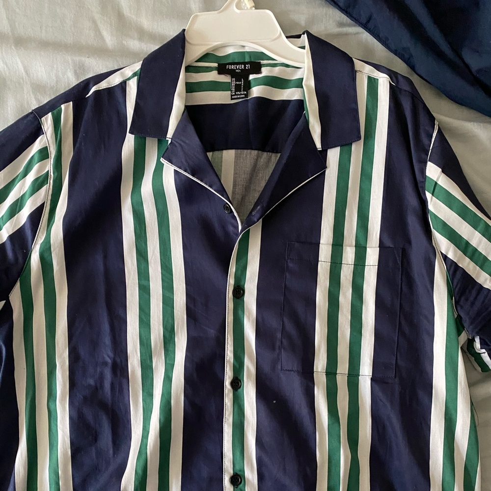 Short sleeve shirt